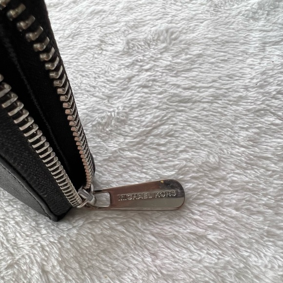 Michael Kors Black Wallet - Picture 5 of 9